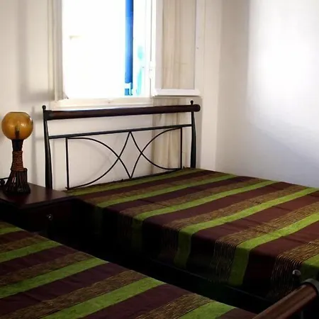 埃莱尼公寓酒店