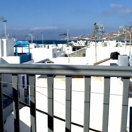 埃莱尼公寓酒店 3*