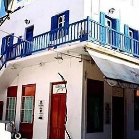 埃莱尼公寓酒店 3*