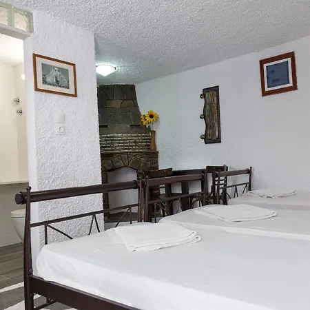 埃莱尼公寓酒店 招待所 3*