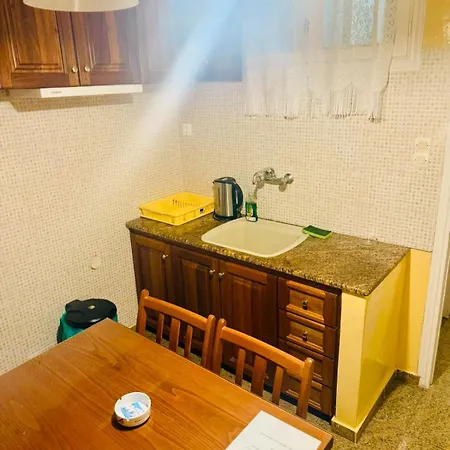 埃莱尼公寓酒店 招待所 2*
