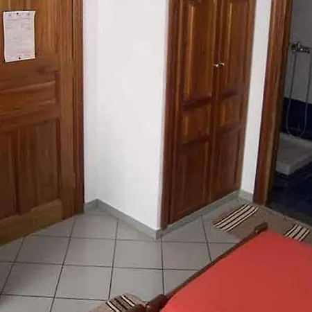 Eleni Guest house